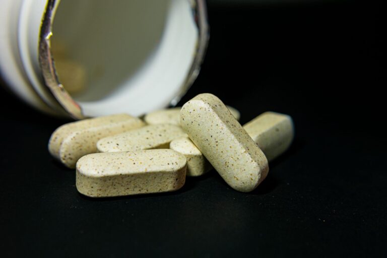 Do Vitamin B12 Shots Actually Beat the Pills You Could Take Instead?